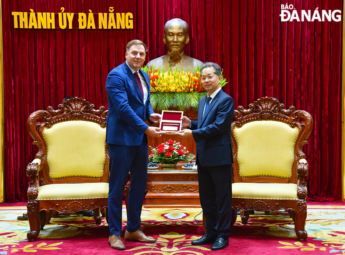 tiep pho chu tich cap cao dnata
