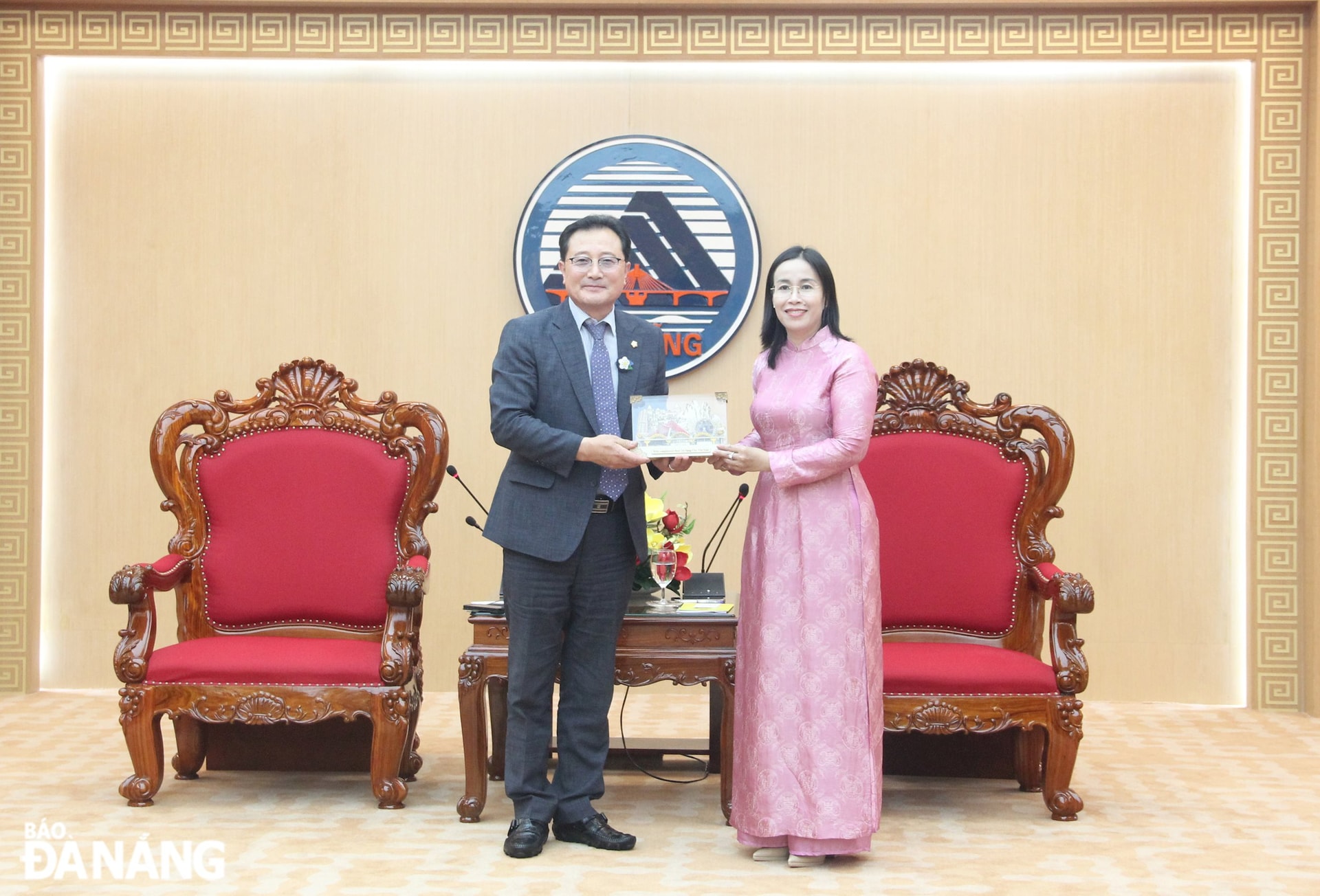 tiep thanh pho naju