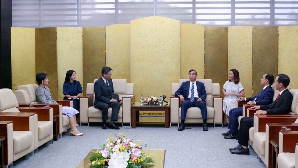 tiep tong lanh su nhat ban