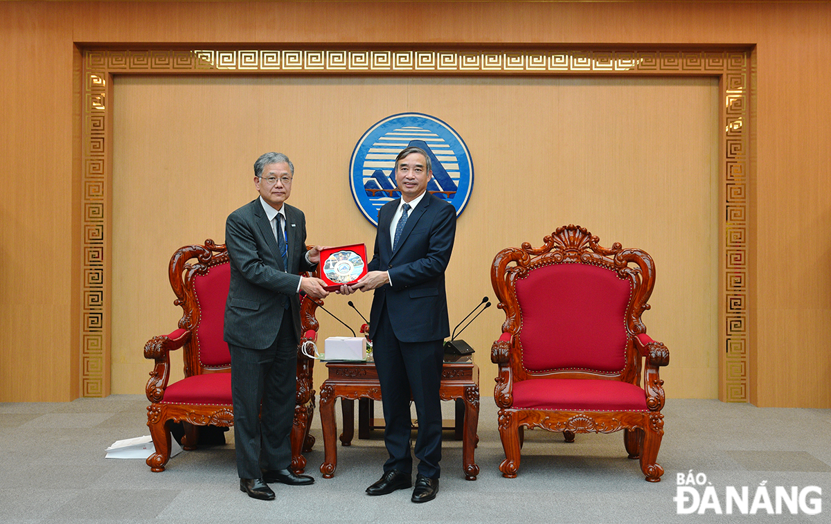 tiep truong ban kinh te van hoa viet nhat