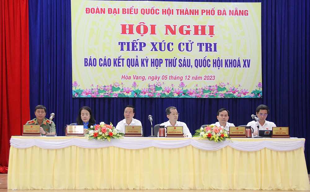 tiep xuc cu tri ngay 0512