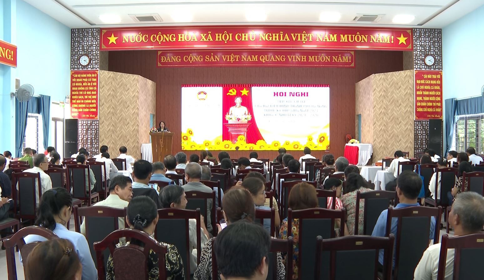 tiep xuc cu tri phuong xuan ha