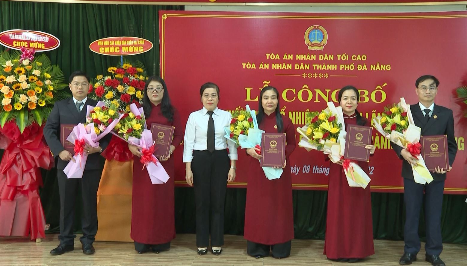 toa an trao quyet dinh 1