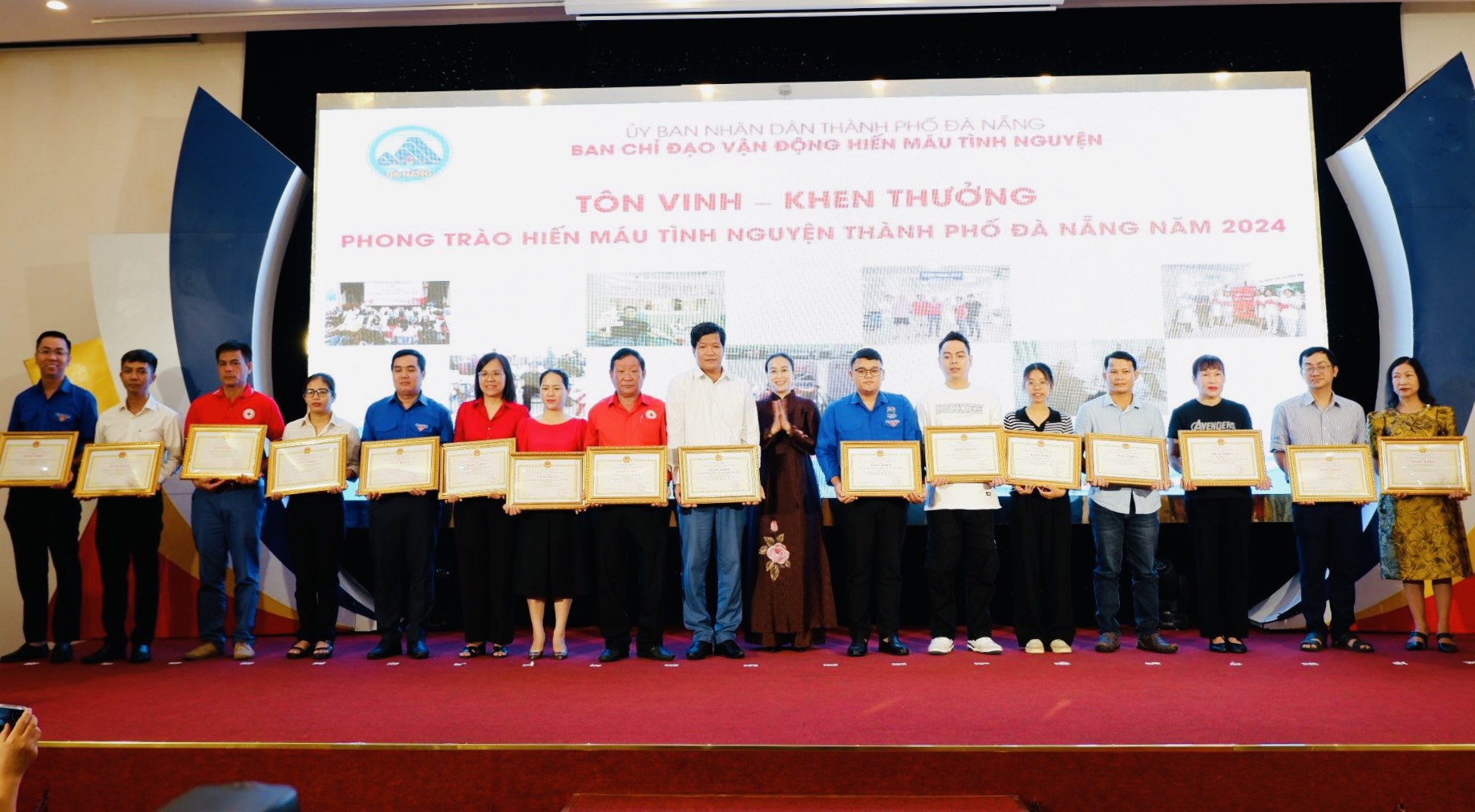ton vinh cac tap the hien mau tinh nguyen 2