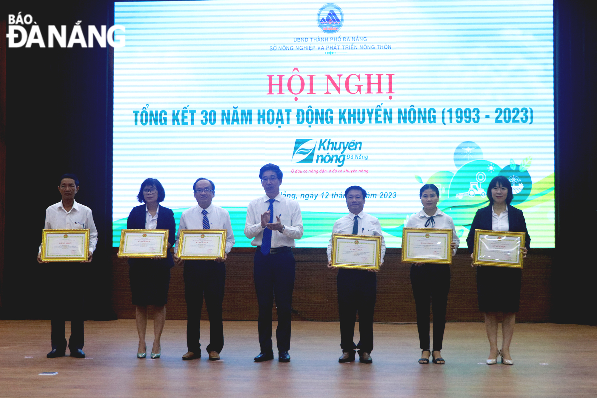 tong ket 30 nam hoat dong khuyen nong 1