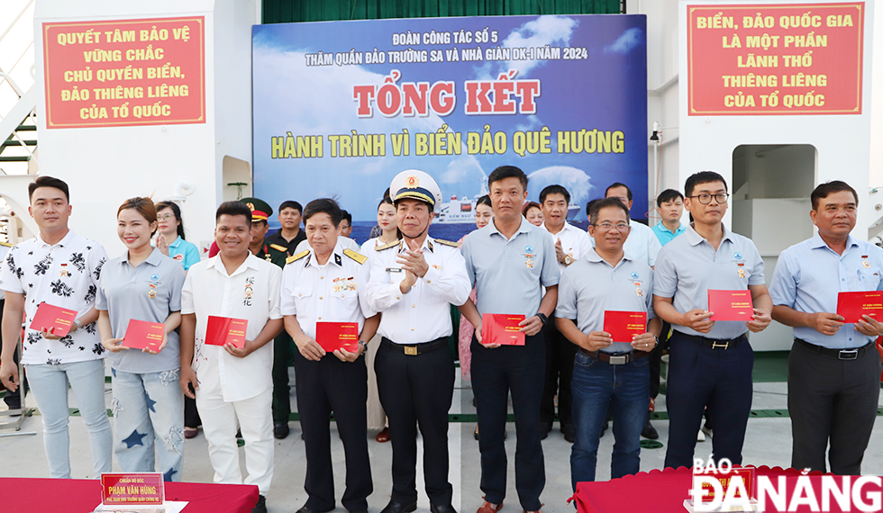 tong ket chuyen tham truong sa 2024 1