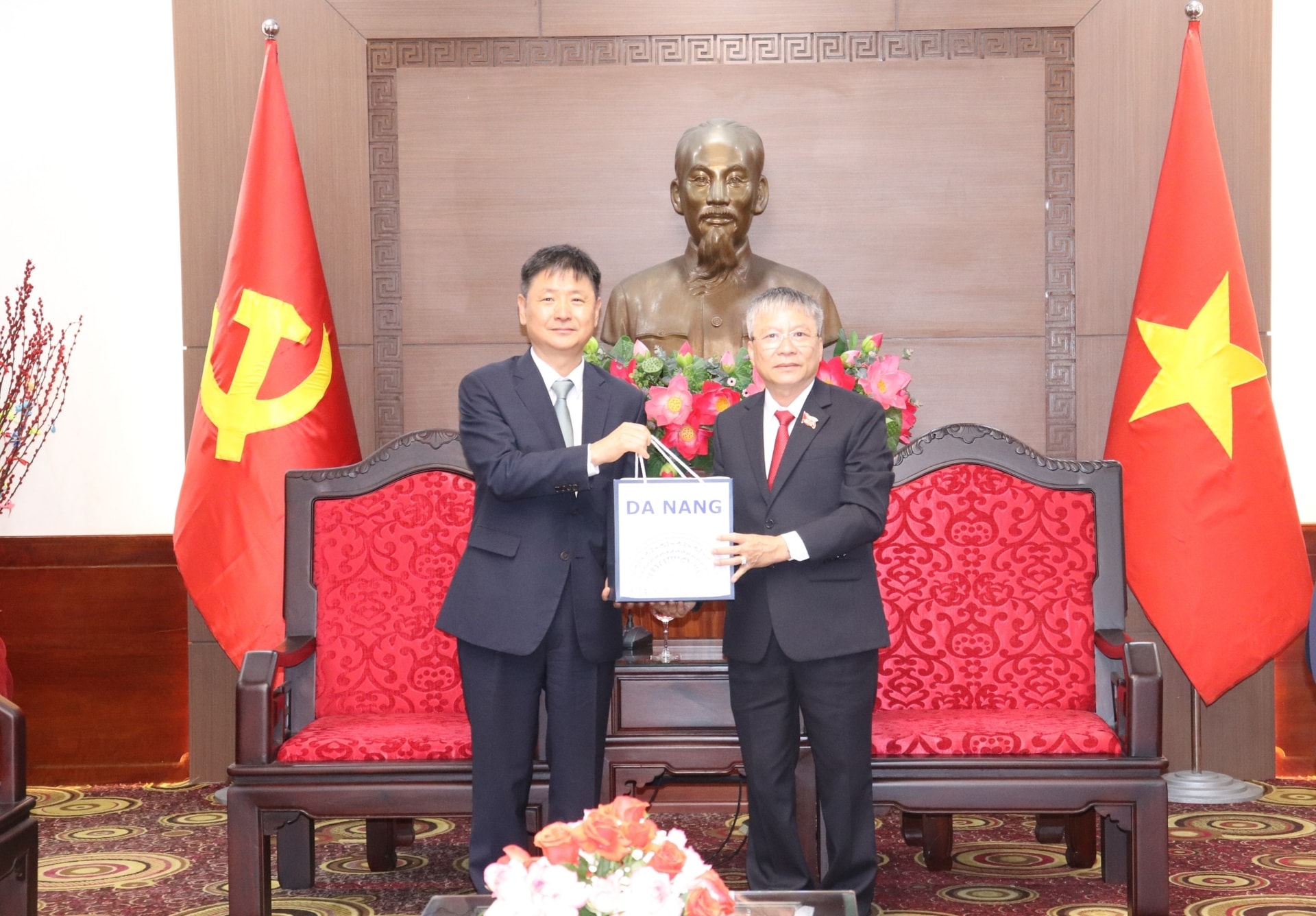 tong lanh su han chao ket thuc nhiem ky 7 2025 5