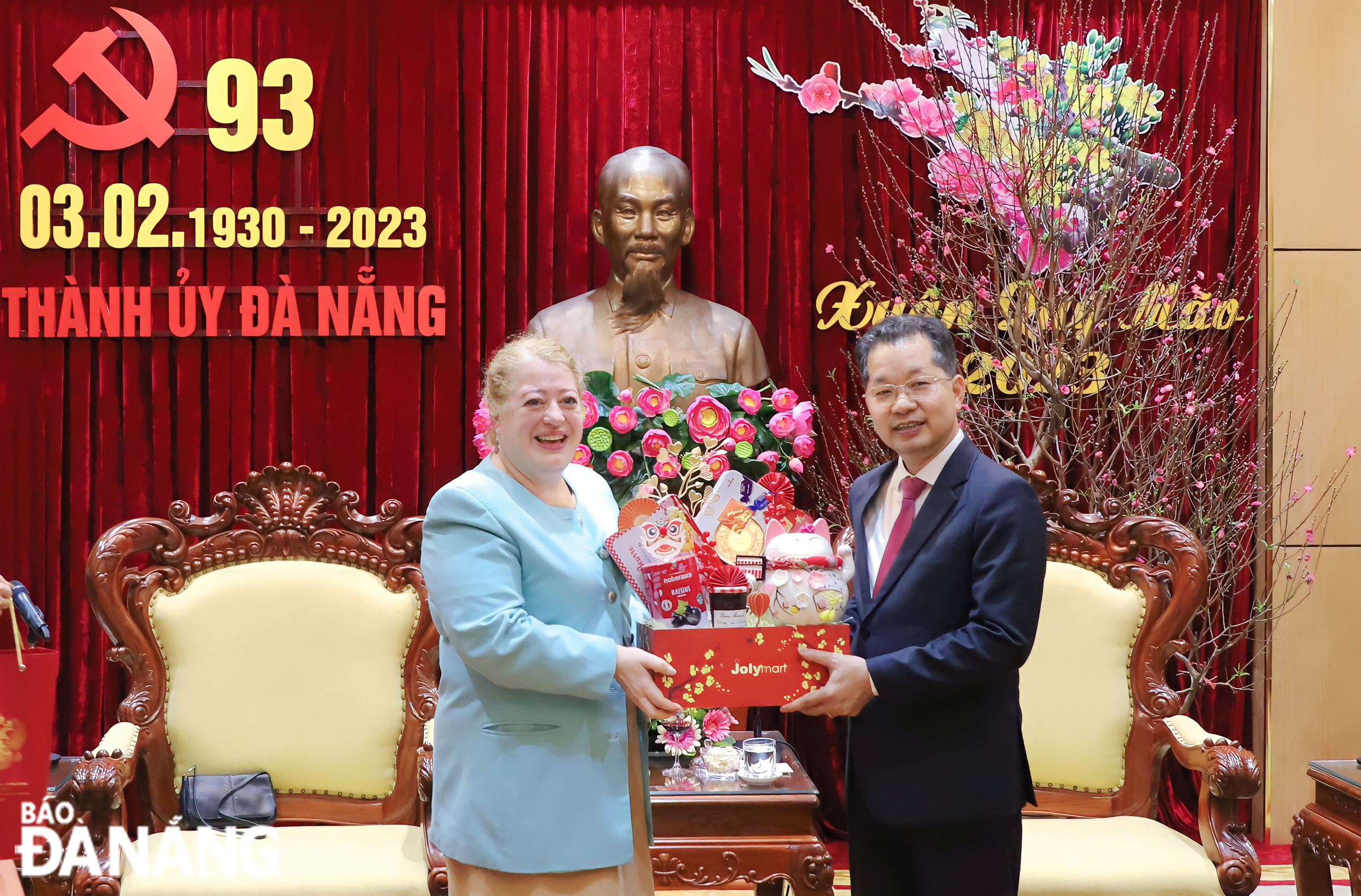 tong lanh su quan cac nuoc chuc tet thanh pho 1