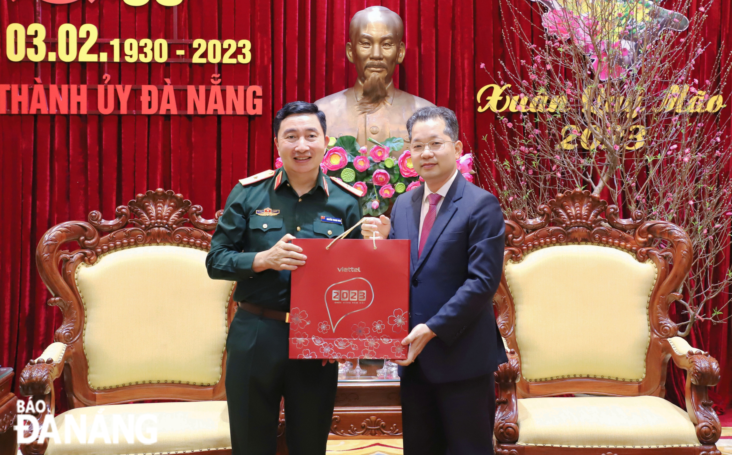 tong lanh su quan cac nuoc chuc tet thanh pho 4