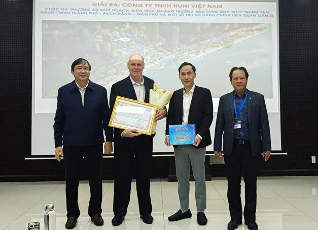 trao giai thiet ke quang truong tthc 1
