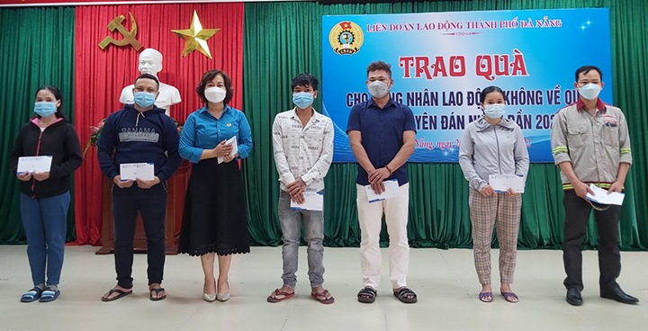 trao h c6 a1n 1 000 su e1 ba a5t qu c3 a0 cho c c3 b4ng nh c3 a2n kh c3 b3 kh c4 83n kh c3 b4ng v e1 bb 81 qu c3 aa c4 83n t e1 ba bft