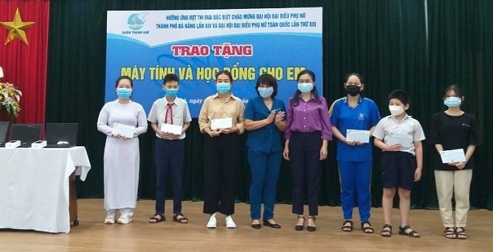 trao h e1 bb 8dc b e1 bb 95ng cho h e1 bb 8dc sinh