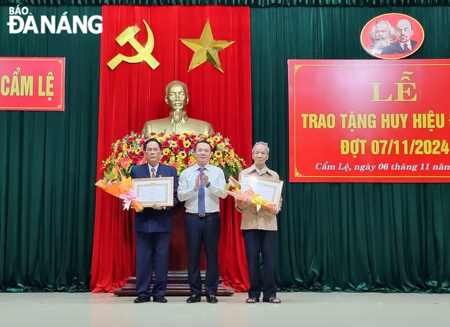 trao huy hieu dang quan cam le ngay 071124 1