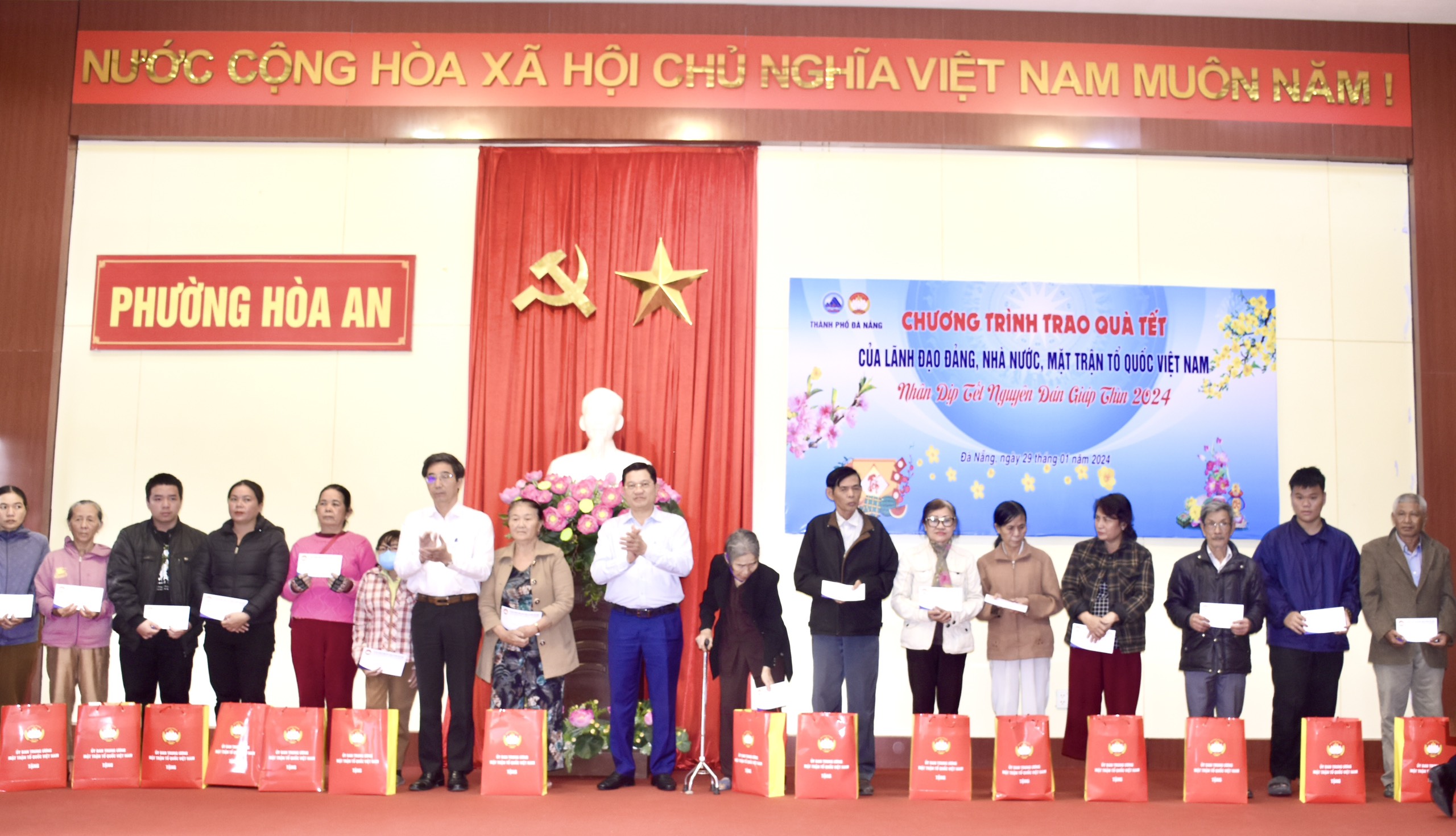 trao qua tet 2024 3