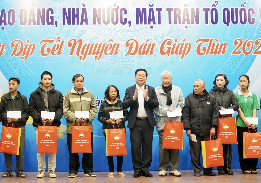 trao qua tet 2024 5