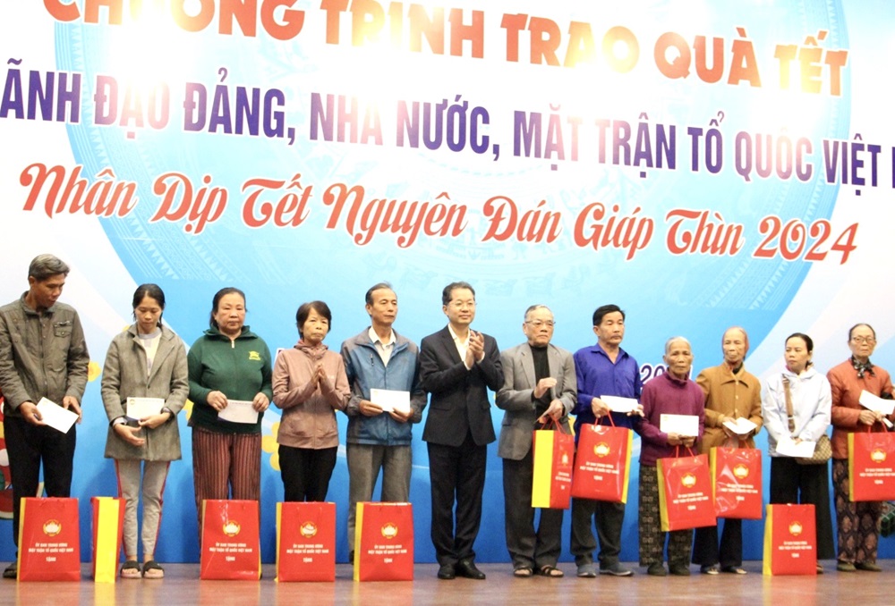 trao qua tet 2024 6