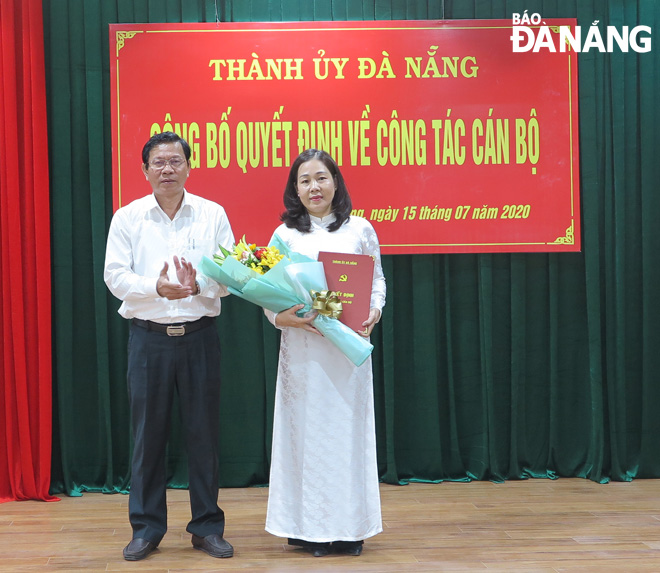 trao quy e1 ba bft c4 91 e1 bb 8bnh b e1 bb 95 nhi e1 bb 87m cho b c3 a0 tr e1 ba a7n th e1 bb 8b thu th e1 bb a7y