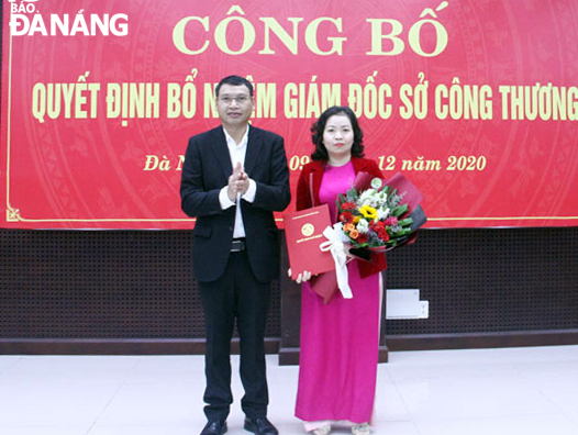 trao quy e1 ba bft c4 91 e1 bb 8bnh v c3 a0 t e1 ba b7ng hoa ch c3 bac m e1 bb abng b c3 a0 l c3 aa th e1 bb 8b kim ph c6 b0 c6 a1ng