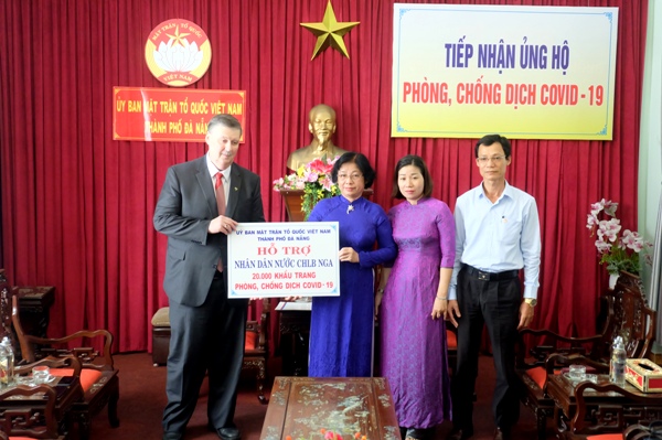 trao t e1 ba b7ng 37 500 chi e1 ba bfc kh e1 ba a9u trang y t e1 ba bf 282 29
