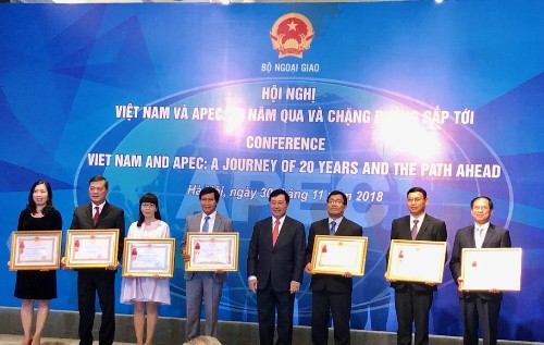 trao tang apec