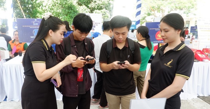 tri e1 bb 83n l c3 a3m tr e1 bb b1c ti e1 ba bfp kh e1 bb 9fi nghi e1 bb 87p c4 91 e1 bb 95i m e1 bb 9bi s c3 a1ng t e1 ba a1o 3