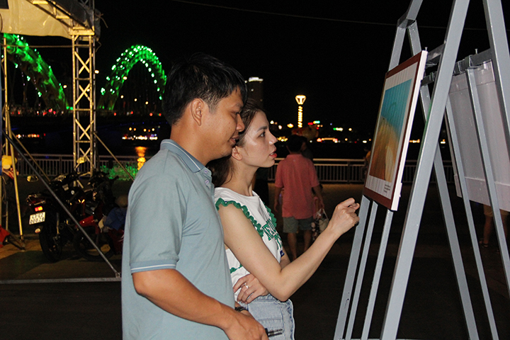trien lam anh 5 0509