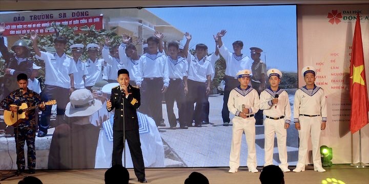 trien lam tuoi tre voi bien dao que huong 1
