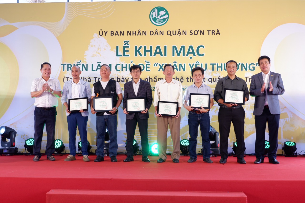 trien lam xuan yeu thuong 2024 1