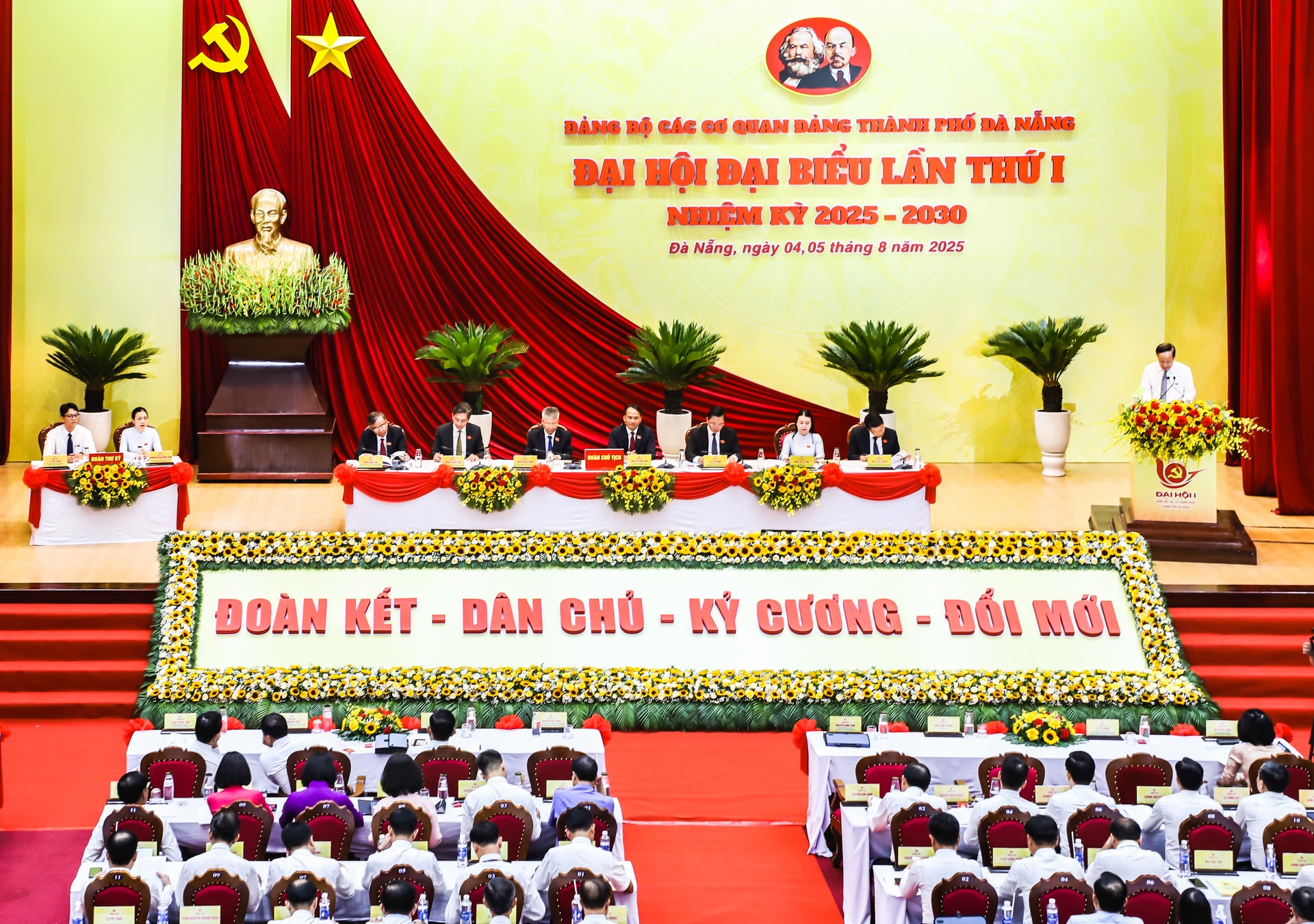 tru bi dai hoi dang cac co quan dang thanh pho 1