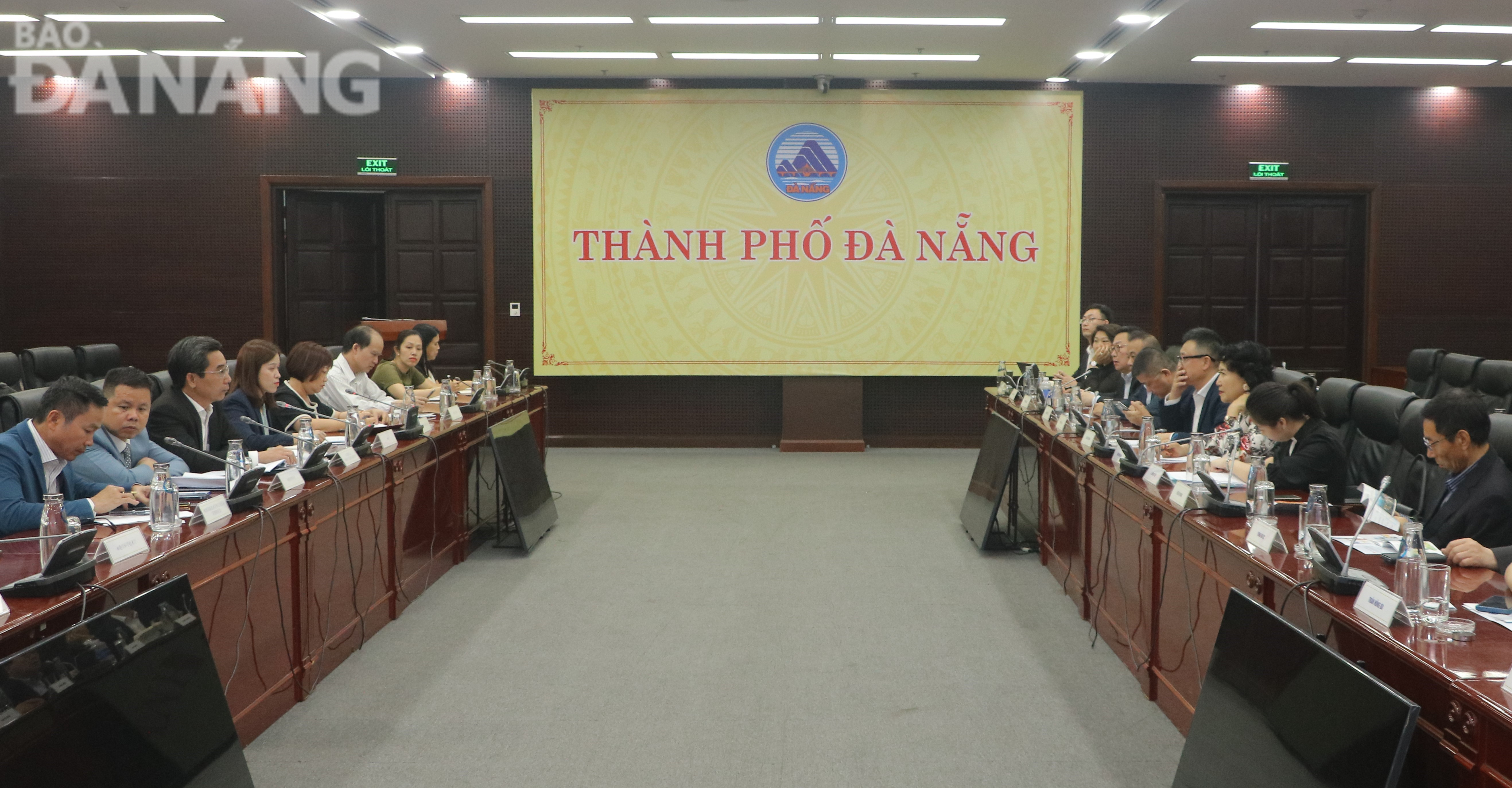 trung tam nghien cuu dac khu kinh te tham quyen 1