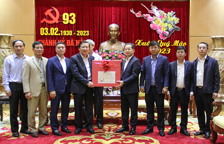 truong ban noi chinh trung uong chuc tet da nang