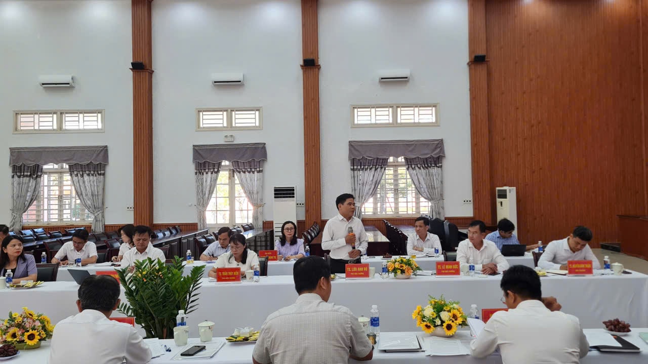truong chinh tri co so 2