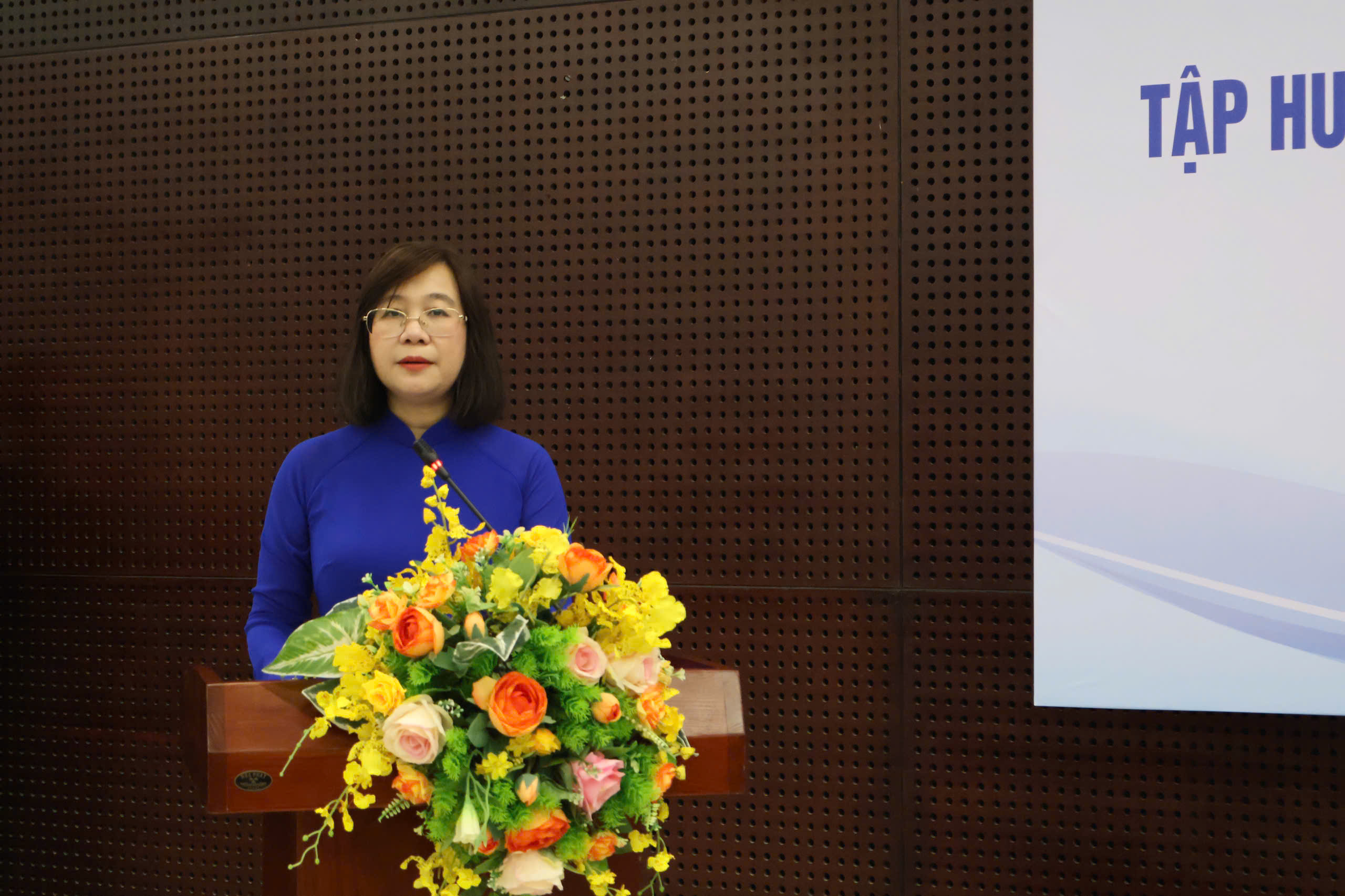 tuyen truyen thong tin nhan quyen 2c bien dao