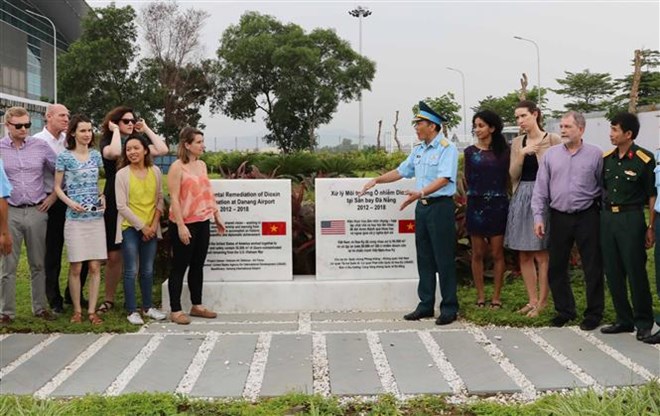us delegation visits dioxin detoxification project