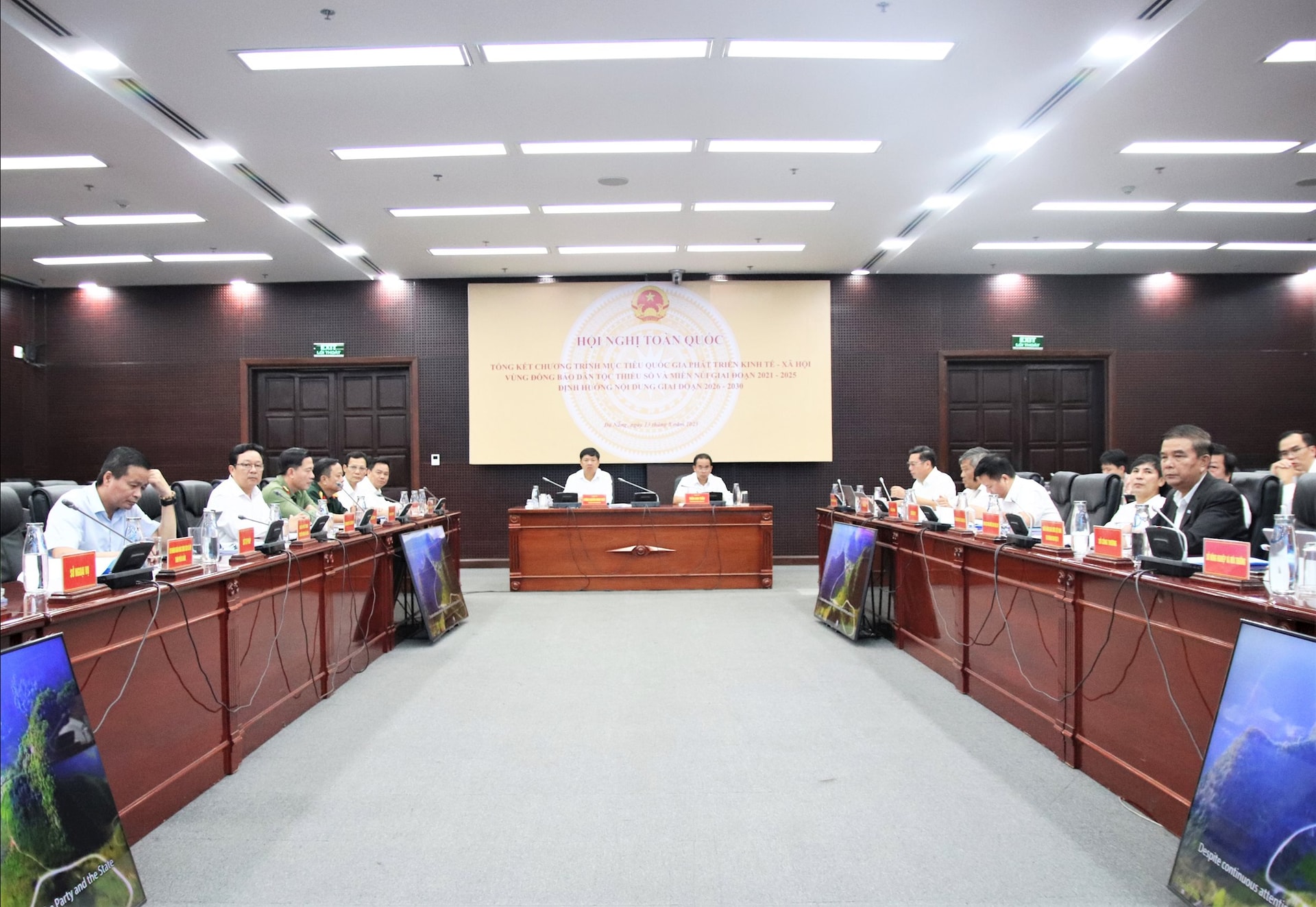 uu tien phat trien vung dong bao dan toc va mien nui 2