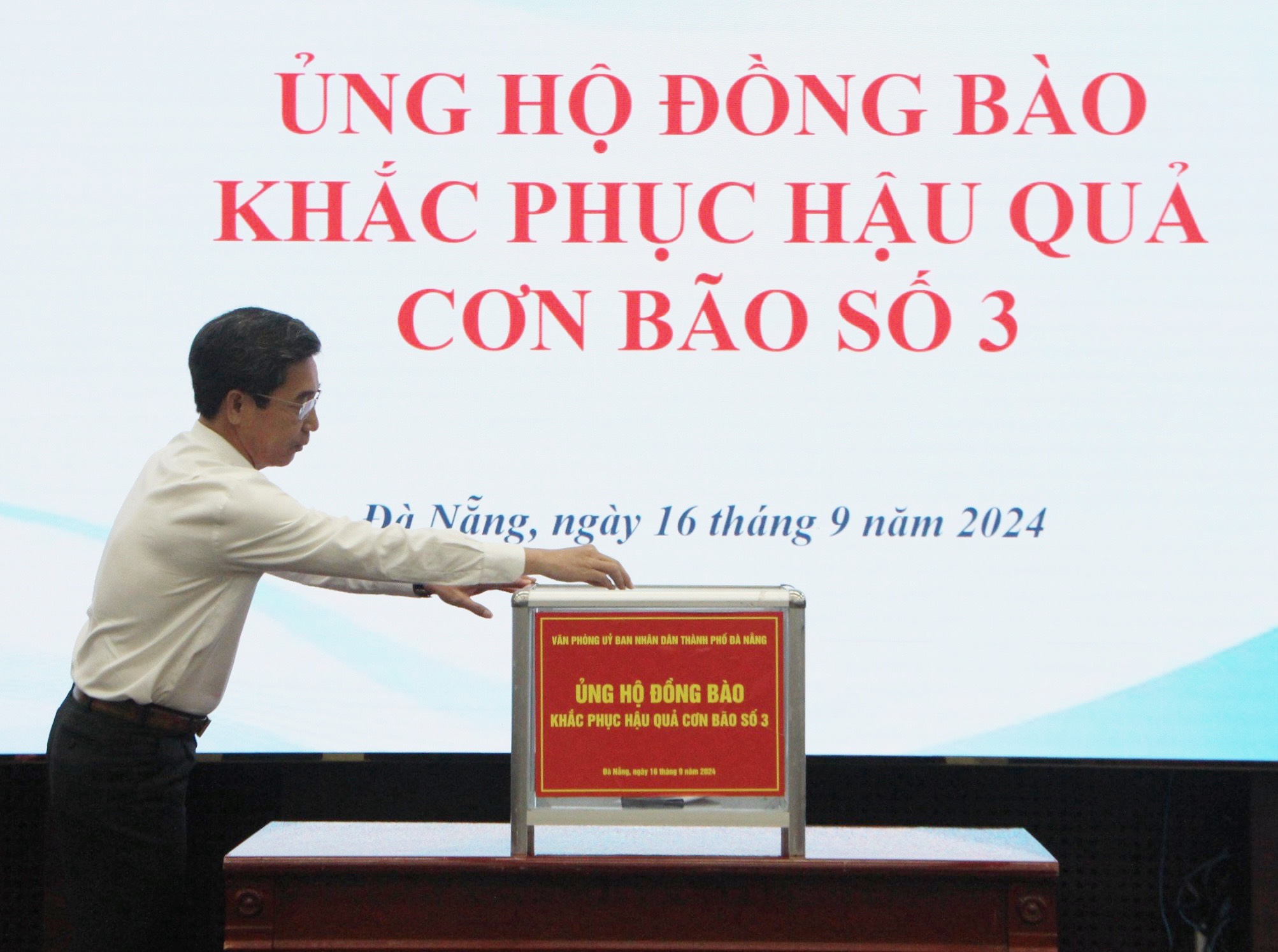 van phong ubnd ung ho dong bao chiu bao yagi