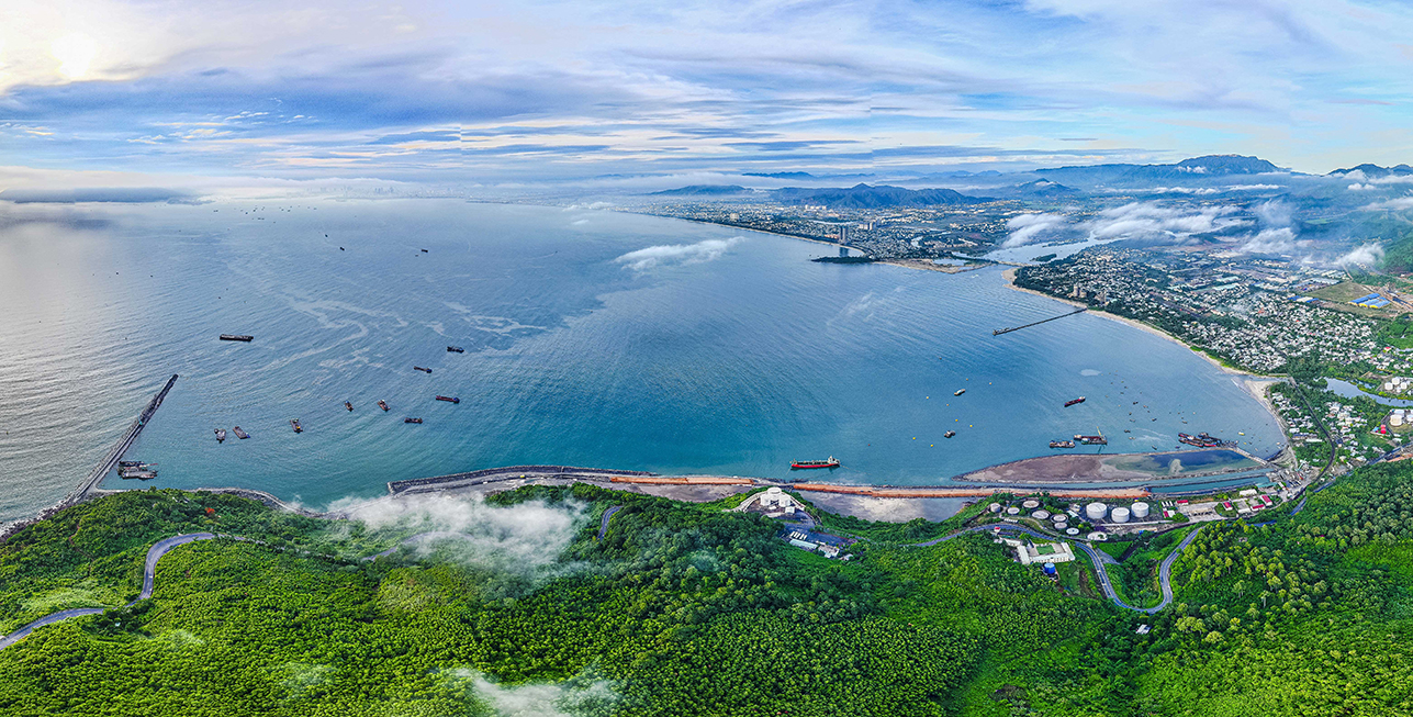 vinh da nang nhin tu hai van
