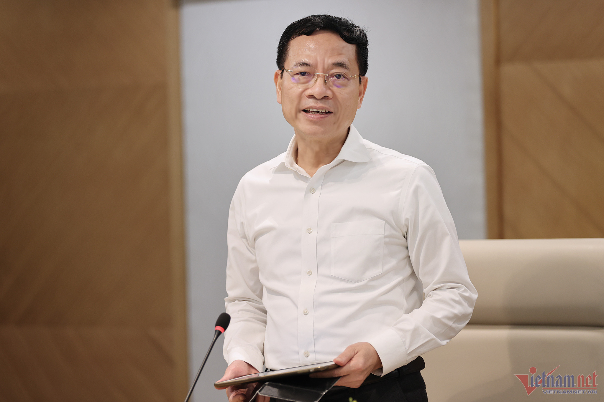 w bo truong nguyen manh hung 6