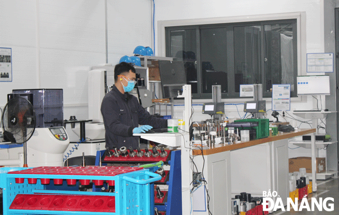 working at the da nang hi tech park based universal alloy corporation viet nam co 2c ltd 28uac 29