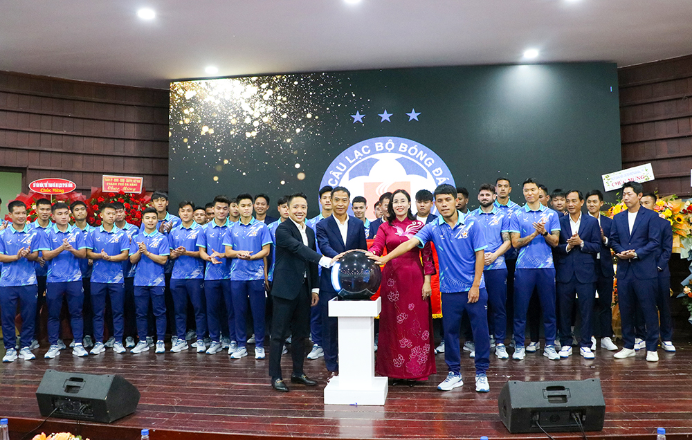 xuat quan clb shb da nang 8 2025 2